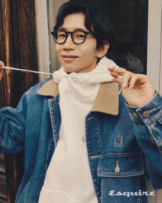 데님 재킷 23만9000원, 헤비웨이트 후디 티셔츠 15만9000원 모두 노르디스크.