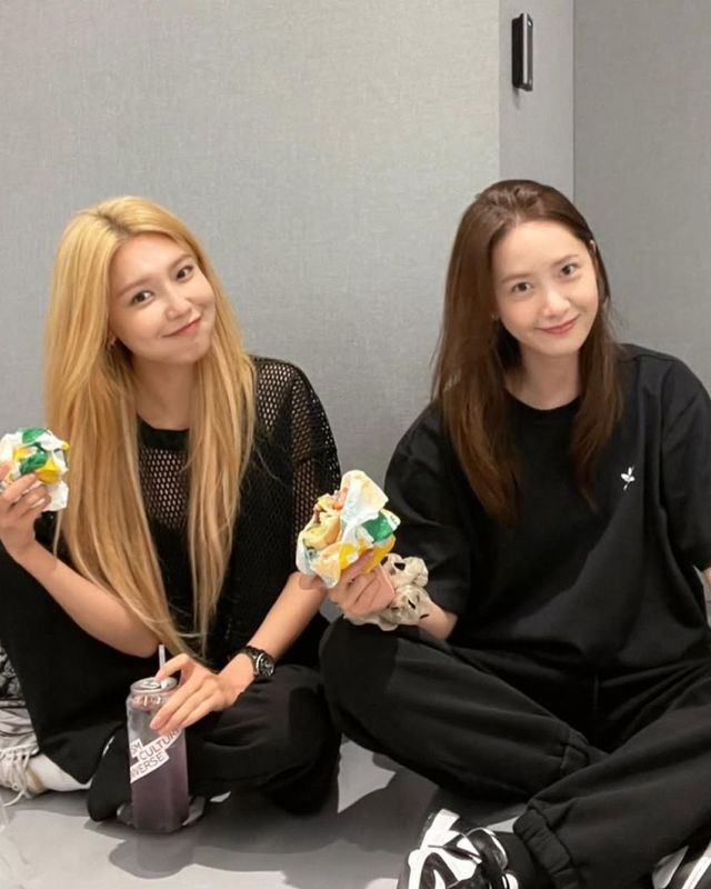 소녀시대 수영(@sooyoungchoi), 윤아(@yoona__lim)