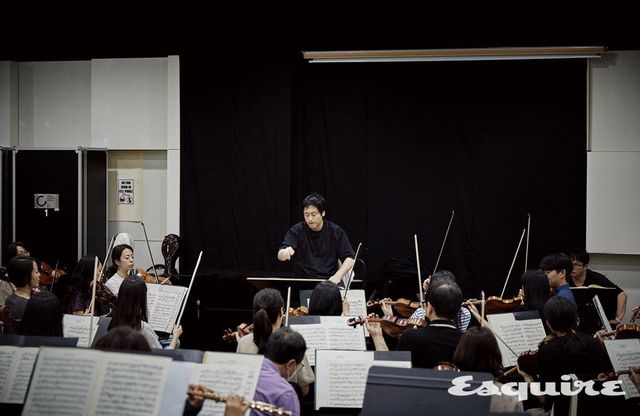  리허설 첫날 오전에는 브람스 교향곡 4번의 1,2,3악장을 연습했다.