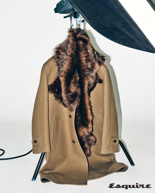 시어링 칼라 울 코트 가격 미정 프라다. 