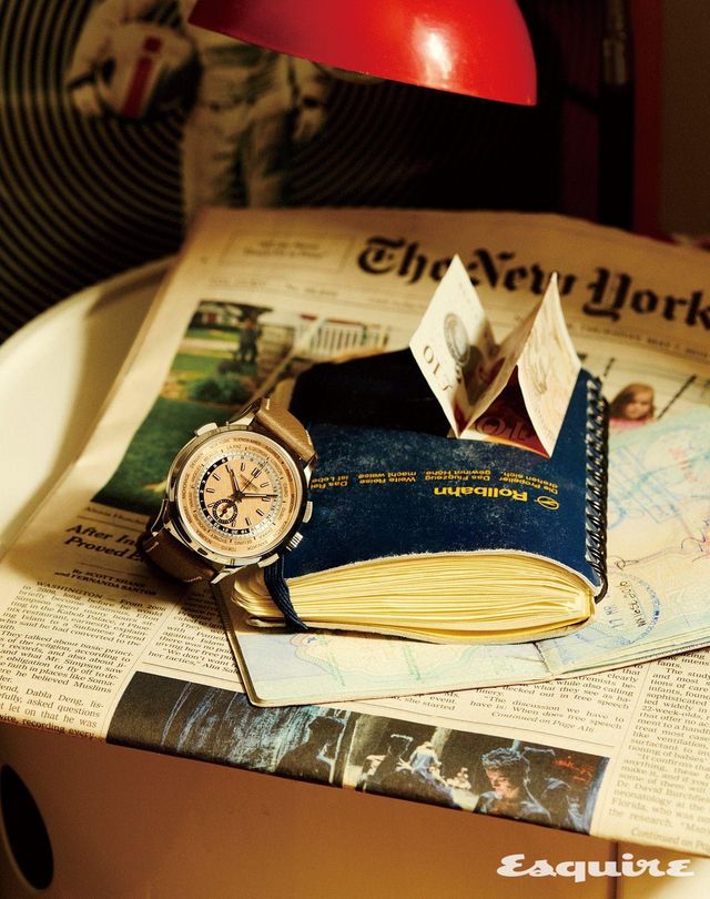 전 세계 시간을 한눈에 볼 수 있는 월드타임 기능의 컴플리케이션 5935A-001 파텍 필립.