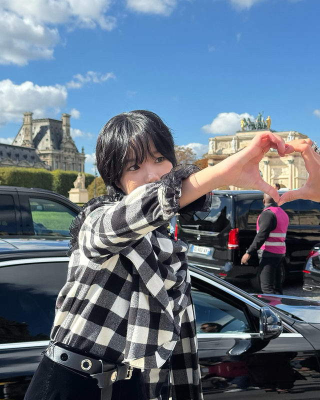 인스타그램 @zo__glasss/조유리 루이비통 