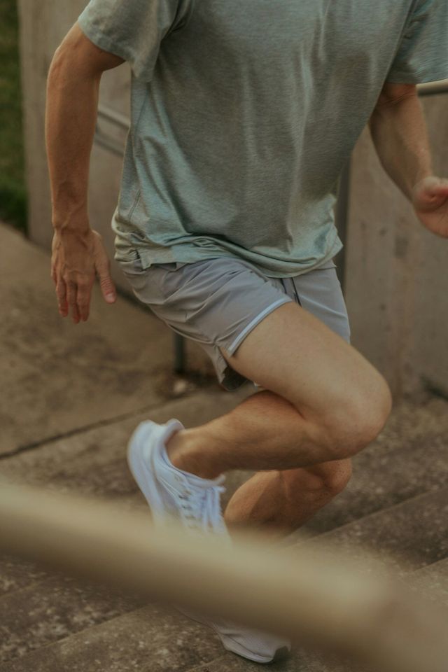 무릎 통증 예방은 신발과 러닝 습관의 조합 / 출처: 언스플래쉬