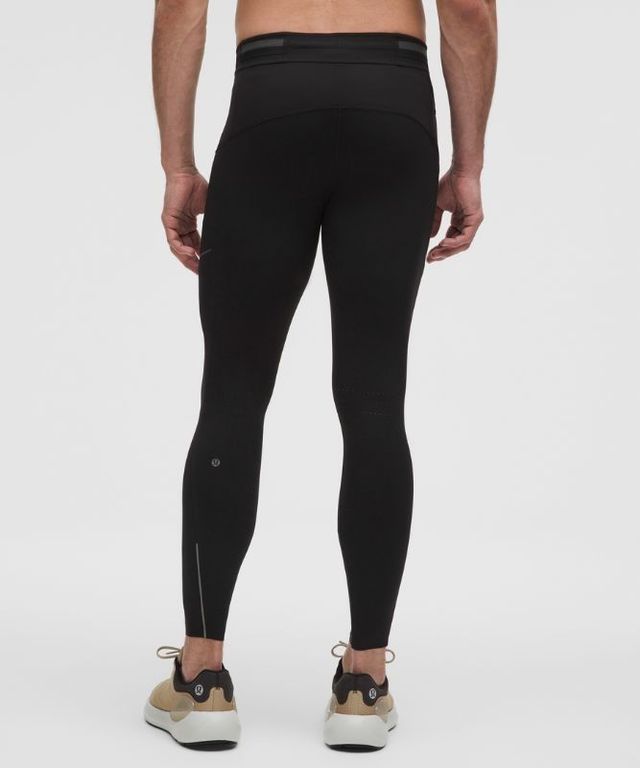 겨울 러닝 기능성 이너웨어 / 출처: 룰루레몬 공식 홈페이지