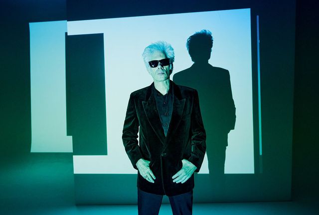 모든 의류와 액세서리 생 로랑 by 안토니 바카렐로.