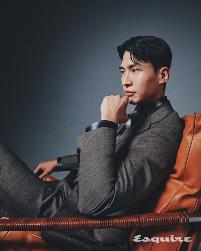 ESQUIRE KOREA x ZIOZIA 30th Anniversary Bank Clerk Yoo Hyobum