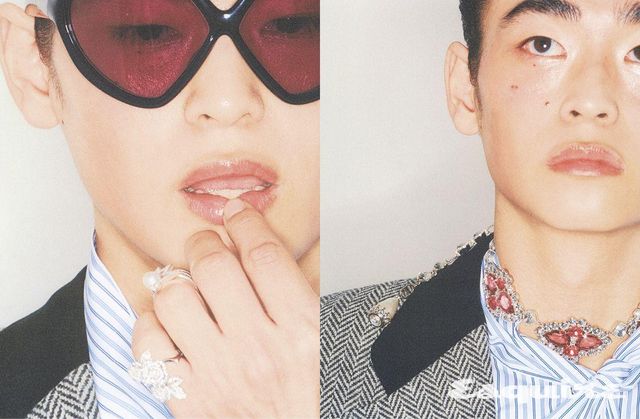 코멧 플러스 다이아몬드 파베 링 가격 미정 타사키. 1.25캐럿 다이아몬드를 세팅한 화이트 골드 로즈 디올 바가텔 링 가격 미정 디올 파인 주얼리. 네크리스 가격 미정 발렌티노 가라바니. 선글라스 71만8000원 프라다 by 에실로 룩소티카. 재킷, 셔츠 모두 가격 미정 발렌티노. 