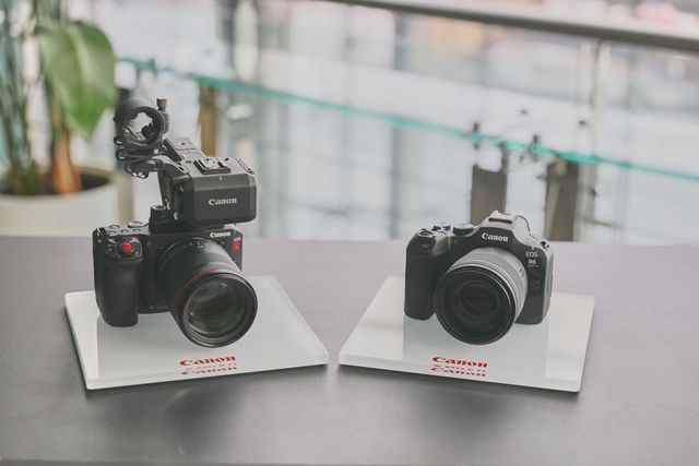 기자간담회에서 발표된 EOS C50과 EOS R6 Mark lll.