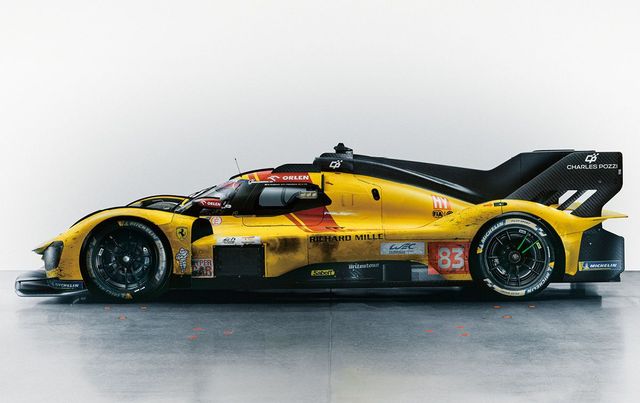 페라리는 499P 모델을 ‘최첨단 기술이 집약된 달리는 실험실’이라고 부른다. 서스펜션 마운트에 직접 연결된 3.0L V6 엔진은 카본 파이버와 모노코크 섀시로 만들어졌다. 