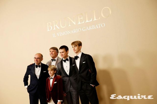 새롭게 완공된 테아트로 22의 첫 공식 행사를 진행한 브루넬로 쿠치넬리.