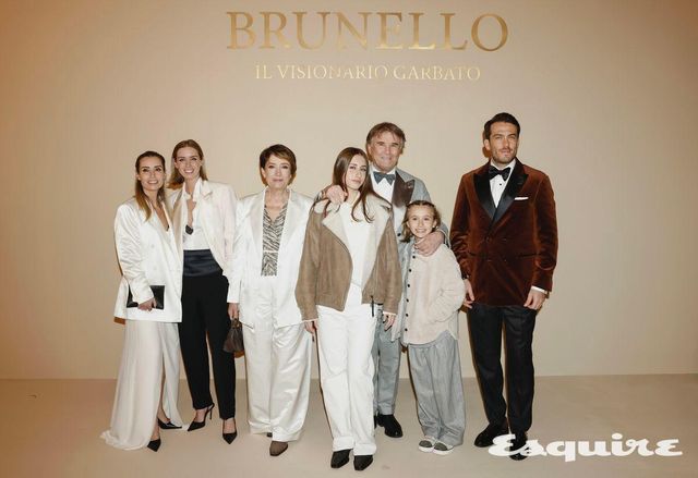 새롭게 완공된 테아트로 22의 첫 공식 행사를 진행한 브루넬로 쿠치넬리.