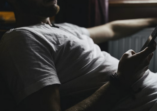 노안을 늦추는 방법 / 출처: 언스플래쉬