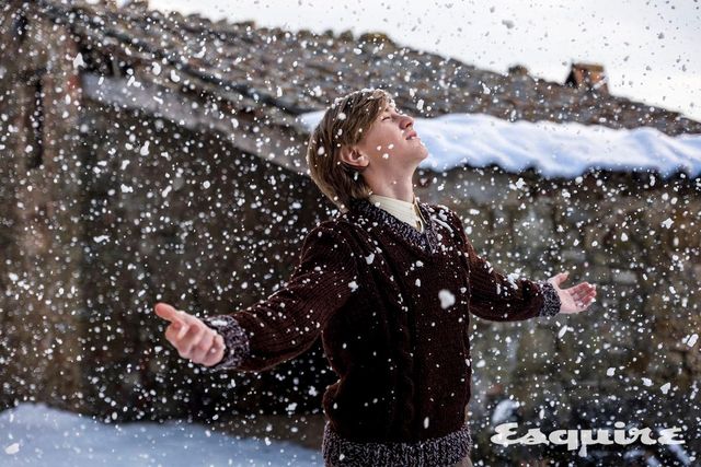 브랜드 창립자인 브루넬로 쿠치넬리의 삶과 이탈리아 장인 정신을 깊이 있게 조명하는 다큐멘터리 영화.
