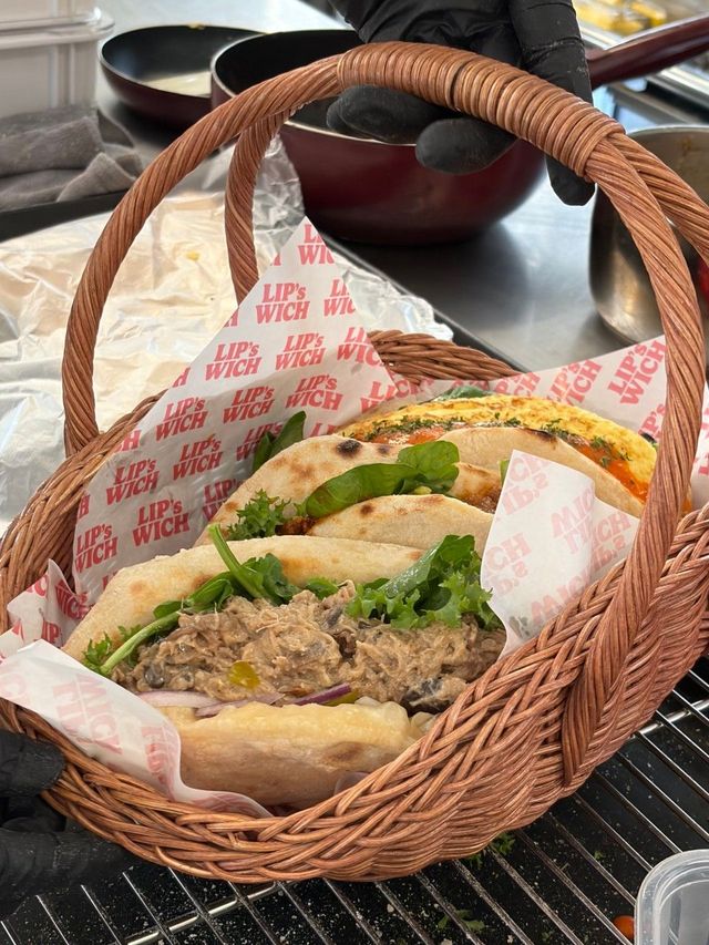 겨울엔 뜨끈한 화덕 샌드위치 '립스위치' / 출처: 가게 SNS