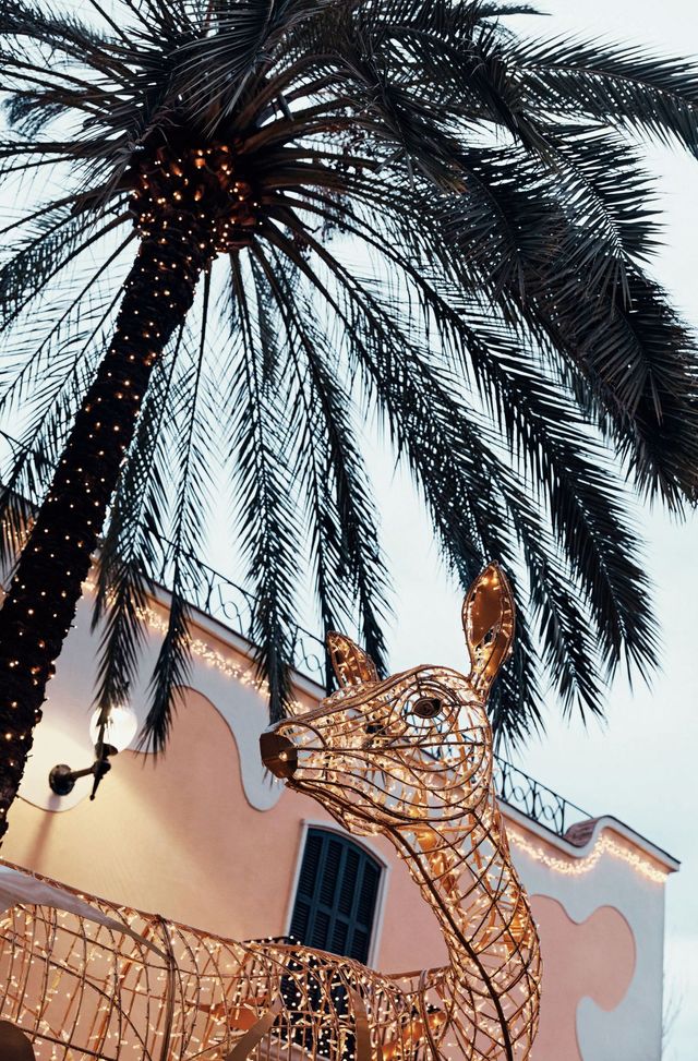 홀리데이 무드로 꾸민 라로카 빌리지에선 다양한 크리스마스 이벤트를 진행한다.