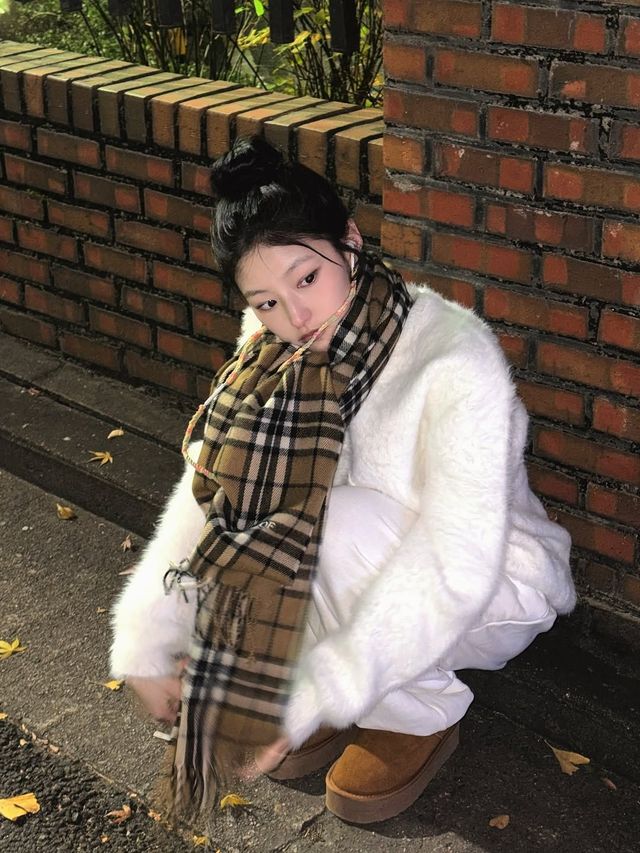 키스 오브 라이프 하늘 패션으로 배우는 2026 팬톤 컬러 / 출처: 셀럽 SNS