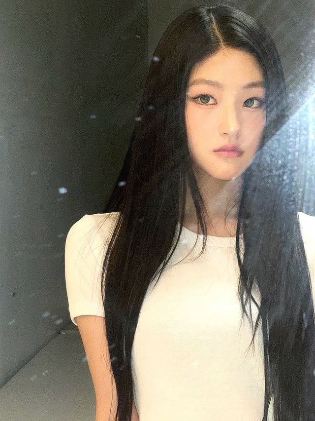 키스 오브 라이프 하늘 패션으로 배우는 2026 팬톤 컬러 / 출처: 셀럽 SNS