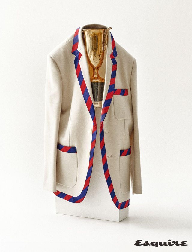  투 버튼 노치트 칼라 아이비 재킷 가격 미정 셀린느 옴므.