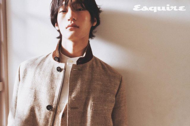 아이콘 로드스터 재킷, 메이나 카디건, 리넨 셔츠 모두 가격 미정 로로피아나.