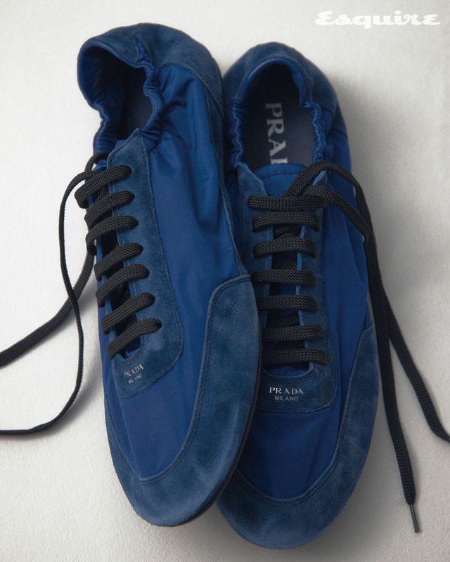 블루엣 컬랩스 엘라스틱 스니커즈 가격 미정 프라다. 