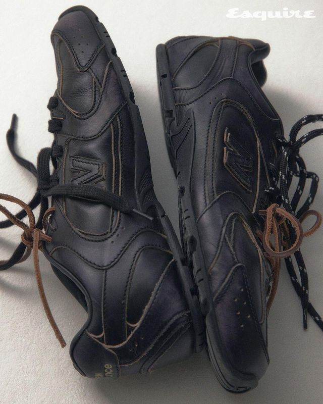 블랙 530 스니커즈 가격 미정 뉴발란스 x 미우미우.