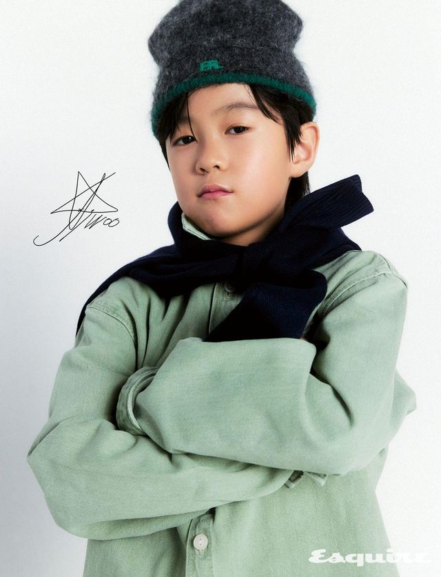 셔츠 아르켓. 니트, 비니 모두 스타일리스트 소장품.