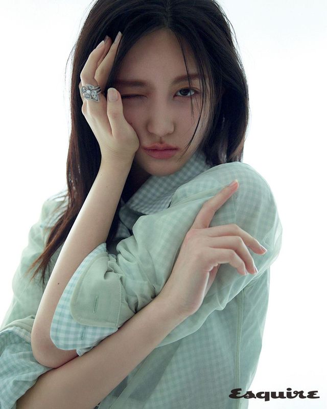 셔츠 메종 마르지엘라. 링 불가리.