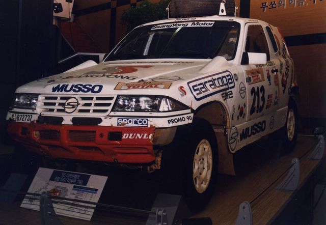 1994년 국산차 최초로 글로벌 오프로드 대회 ‘파리-다카르 랠리’에서 4륜자동차 부문 1위를 차지한 쌍용 무쏘 경주차가 전시됐다.