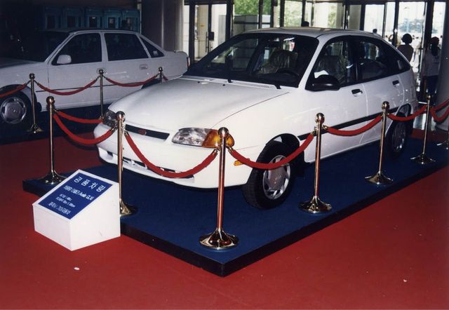 모터쇼 기간 동안 경품 추첨을 통해 하루에 1대씩 자동차를 증정했다.