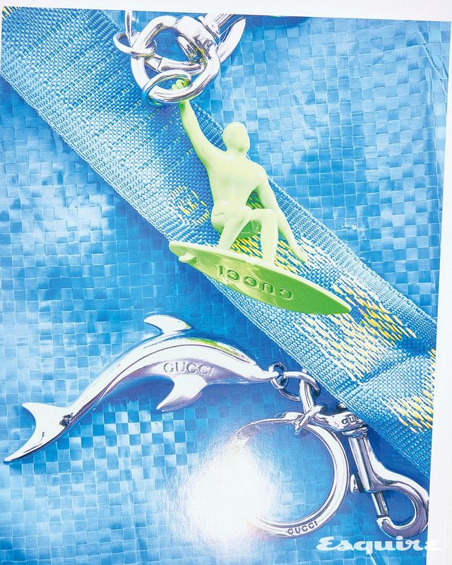 그린 세라믹 서퍼 키링, 메탈 실버 돌핀 키링 모두 가격 미정 구찌.