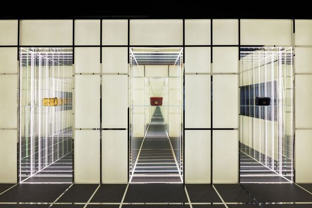 미술품과 영상의 조화가 돋보이는 첫 번째 전시 공간