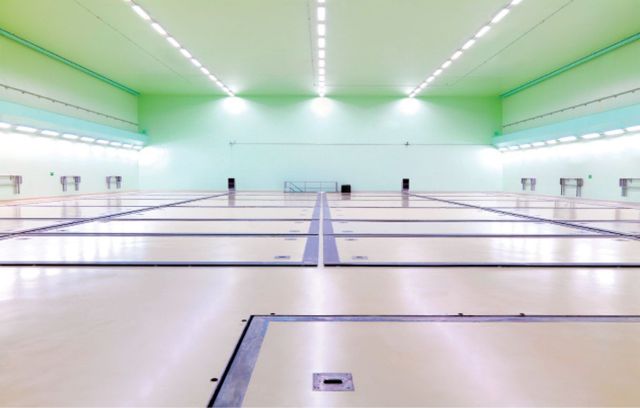 ZWILAG의 내부. 방사성 폐기물은 우선 이곳에 보관된 뒤 더욱 깊은 지하 저장소로 옮겨진 후 영구적으로 밀봉된다.