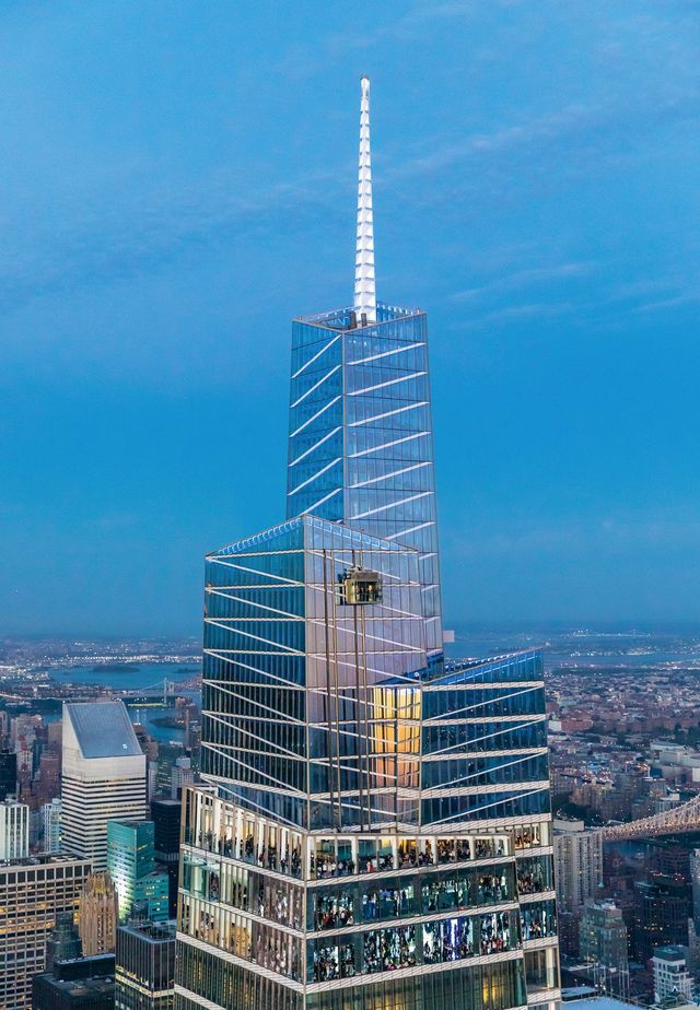 서밋 원 밴더빌트는 최근 가장 핫한 전망대 중 하나다. 3개 층이 온통 유리와 거울로 뒤덮여 있는 전망대는 도파민을 충전하기에 가장 좋은 장소다.