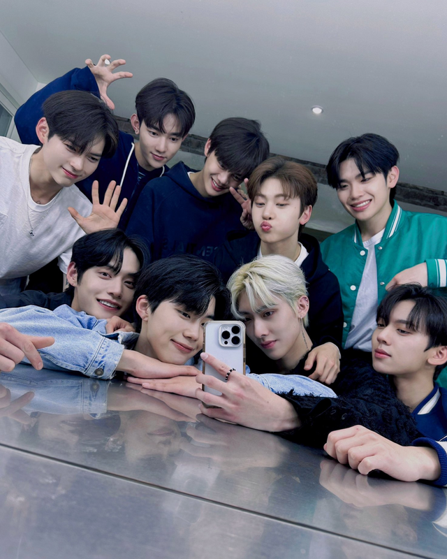 제로베이스원(ZB1)