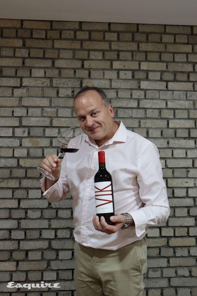 지난 5월 24일 에스콰이어를 방문한 하이메 라몰리아트의 모습. 