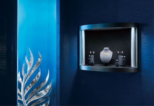 바닷속 해양 생물의 움직임에서 영감을 받은 오션 플로라 챕터.