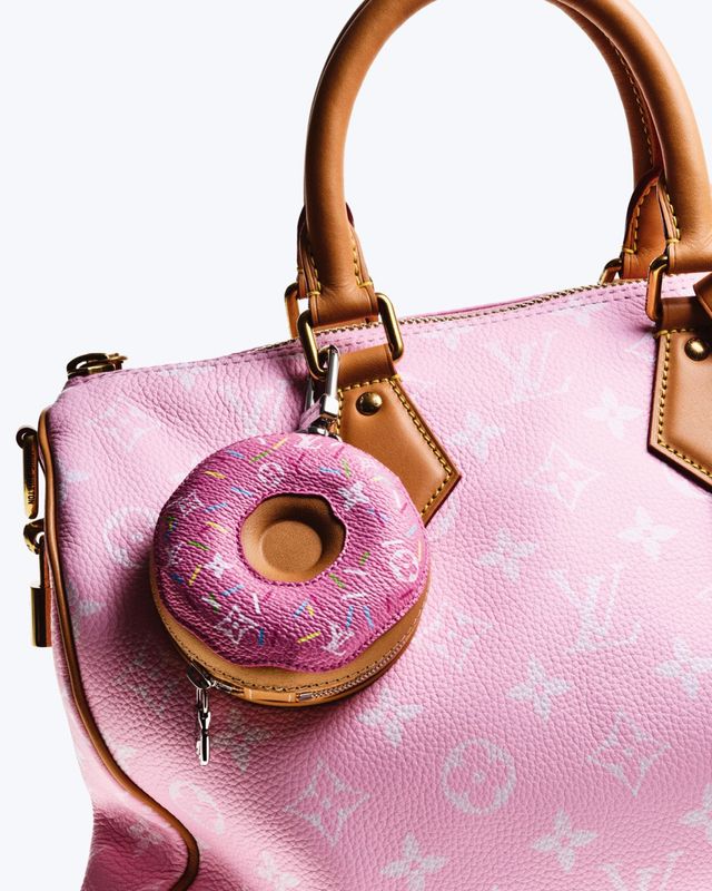 스피디 P9 30 백, LV 도넛 백 참 모두 가격 미정 루이 비통.