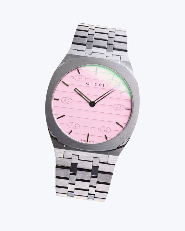 인터로킹 G 패턴이 새겨진 핑크 다이얼의 25H 워치 가격 미정 구찌.