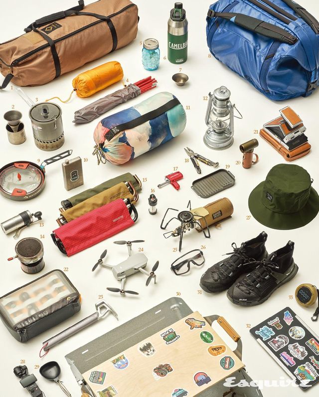  1 헬리녹스 택티컬 필드 4.0 쉘터. 2 키이스 티타늄 미니 커피 앤 티 메이커 220mL. 3 MSR 리액터 포트 1.7L. 4 몽벨 스텔라릿지 2 텐트. 5 압축 티슈. 6 카멜백 슈트 맥 텀블러. 7 에버뉴 EBY219 티타늄 술잔. 8 니모 더블 하울 더플 55L 가방. 9 씨투써밋 알파 팬 & 엑스 팟. 10 키이스 티타늄 힙 플라스크 200mL. 11 셀크백 스윗드림 블랭킷. 12 퓨어핸드 허리케인 랜턴. 13 포렉스 핸드밀 미니. 14 MSR 리액터 스토브. 15 인수스 cx-295 의자. 16 레드랜서 ML4 랜턴. 17 익스플로러 플라즈마 라이터. 18 레더맨 멀티툴. 19 가오바부 그릴 플레이트. 20 윈코 에어몬스터 드라이기. 21 폴라로이드 SX-70. 22 로우프로 기어업 케이스 라지. 23 MSR 스테이크 해머. 24 DJI 미니 드론. 25 웰하이크 스파이더 스토브. 26 스미스 와일드캣 고글. 27 살레와 푸에즈 파워텍스 레인 해트. 28 DJI 오즈모 포켓3. 29 스노우피크 CS-252 야엔 국자. 30 스노우피크 셸프 컨테이너. 31 살레와 와일드파이어 NXT 트레킹 슈즈. 32 에버뉴 알루 테이블. 33 브리즈문 일산화탄소 경보기. 