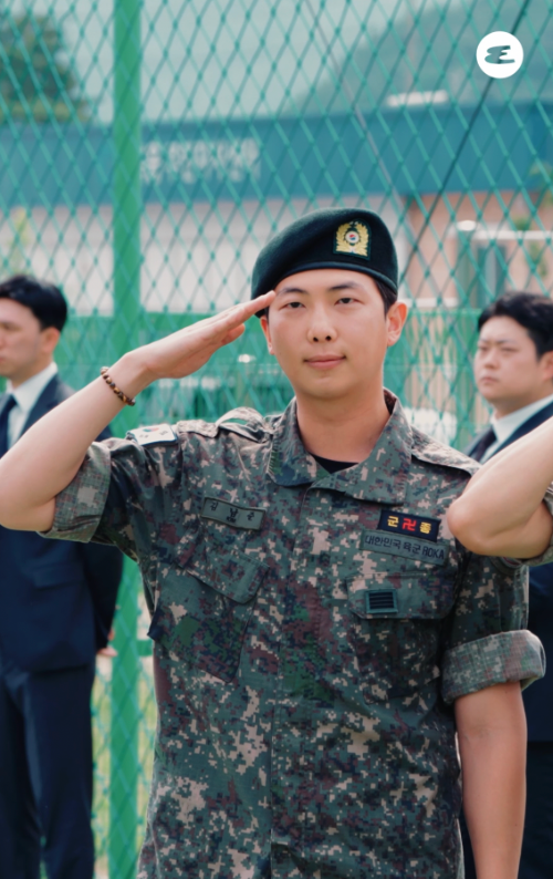 BTS RM (이미지 출처 : 에스콰이어)