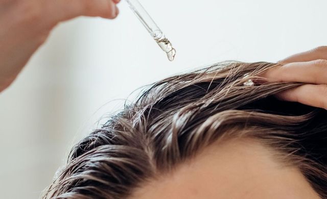 헤어 식초 제품 활용하기/ 출처 게티이미지 코리아