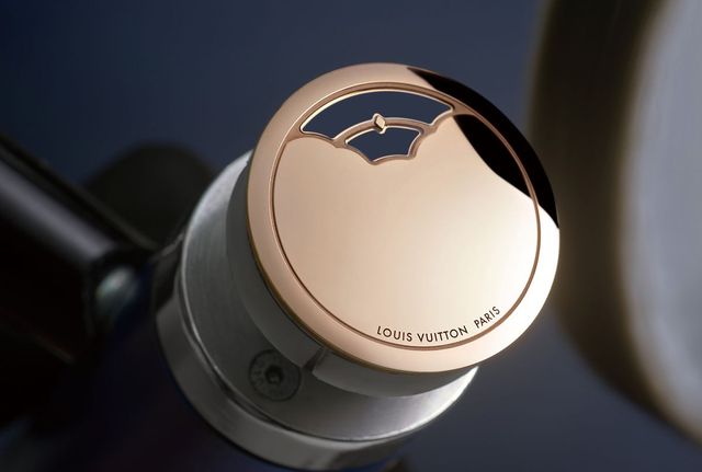 조형적인 아름다움이 돋보이는 땅부르 컨버전스.