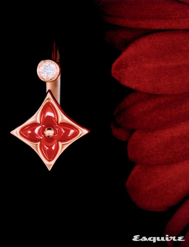 핑크 골드에 카닐리언과 다이아몬드를 세팅한 컬러 블라썸 미니 스타 링 루이 비통.