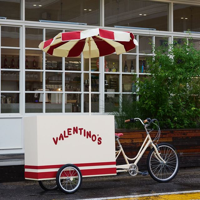 메종 발렌티노 2025 가을 컬렉션 팝업