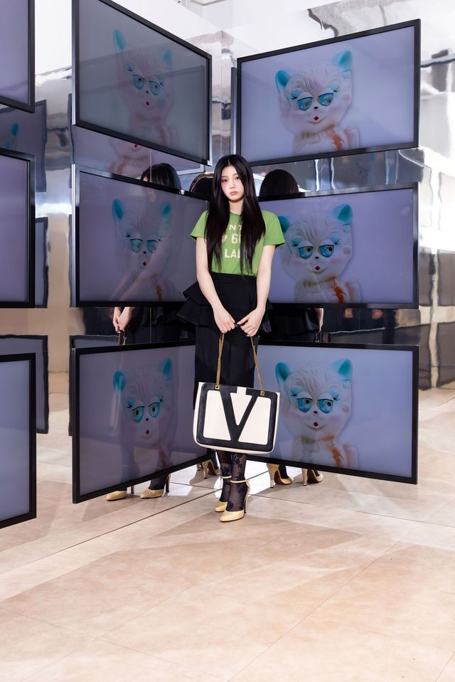 메종 발렌티노 2025 가을 컬렉션 팝업, 아일릿 원희