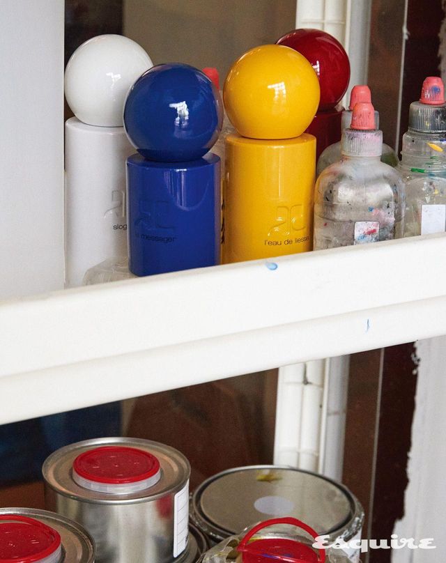 오 드 퍼퓸 슬로건, 로 드 리세, 앙프랑뜨 100mL/25만원대, 오 드 퍼퓸 르 메사제 30mL/13만원대 모두 꾸레쥬 퍼퓸.