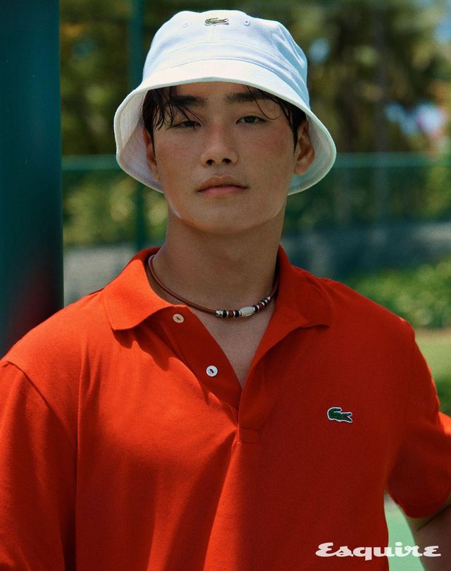 클래식 Light 폴로셔츠 15만9000원, 코튼 버킷 해트 7만9000원 모두 라코스테. 