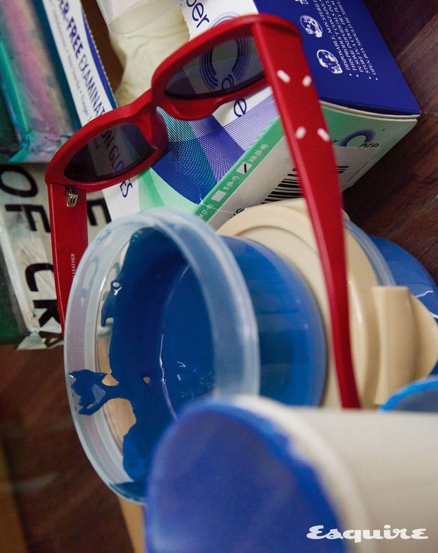 레더 오벌 선글라스 46만8000원 젠틀몬스터 x 메종 마르지엘라.