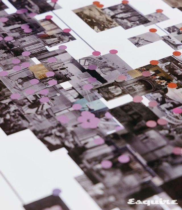 오주영 작가의 ‘기계 감상 시스템’ 공간에 제시된 서울시립 사진미술관의 소장품 이미지. ‘기계 감상 시스템’은 AI 기술을 통한 사진 복원의 가능성과 과정을 다룬다.