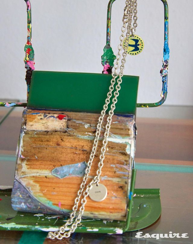 레진 버드 펜던트 네크리스 가격 미정 디올 맨.